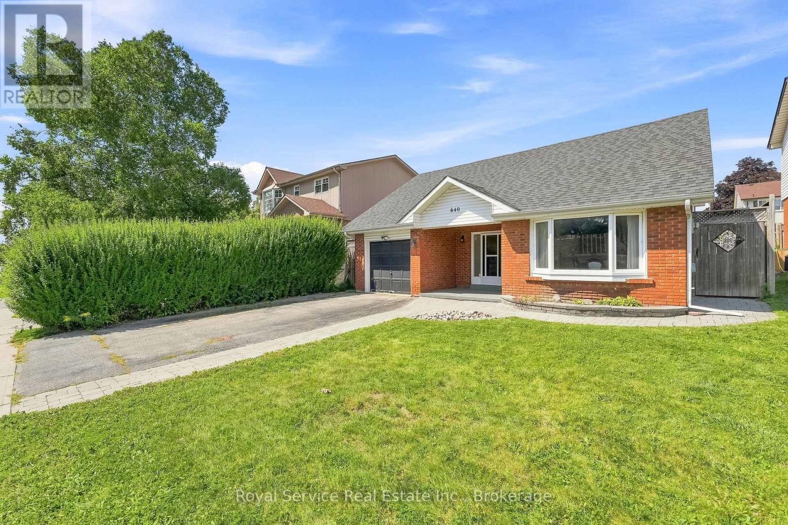 640 Hillcroft Street, Oshawa, Ontario  L1G 7K6 - Photo 2 - E13711078