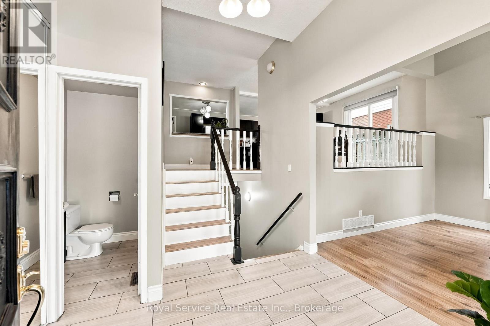 640 Hillcroft Street, Oshawa, Ontario  L1G 7K6 - Photo 4 - E13711078