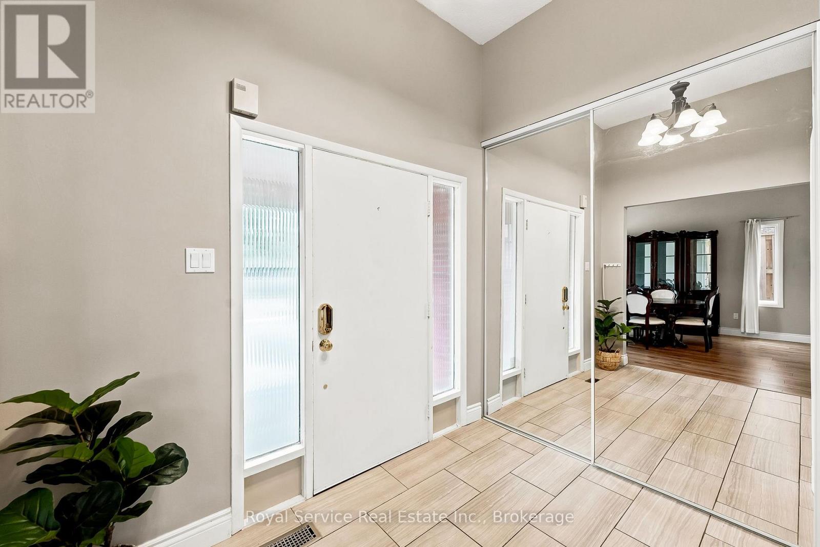 640 Hillcroft Street, Oshawa, Ontario  L1G 7K6 - Photo 6 - E13711078