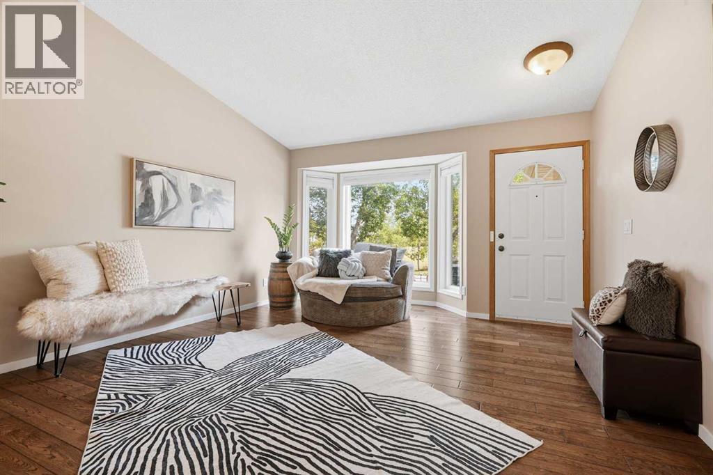 515 Macewan Drive Nw, Calgary, Alberta  T3K 3W5 - Photo 3 - A2329135
