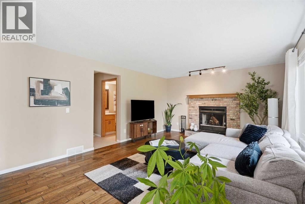 515 Macewan Drive Nw, Calgary, Alberta  T3K 3W5 - Photo 7 - A2329135