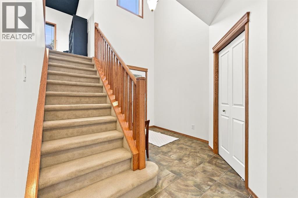 32 Tuscany Ravine Crescent NW, Calgary, Alberta  T3L 2X1 - Photo 4 - A2337980