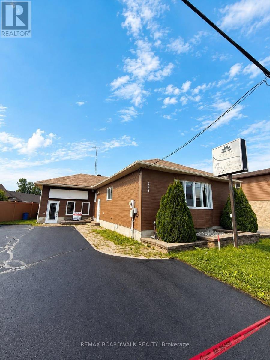 921 Notre Dame Street, Russell, Ontario K0A 1W0 - Photo 3 - X13711042