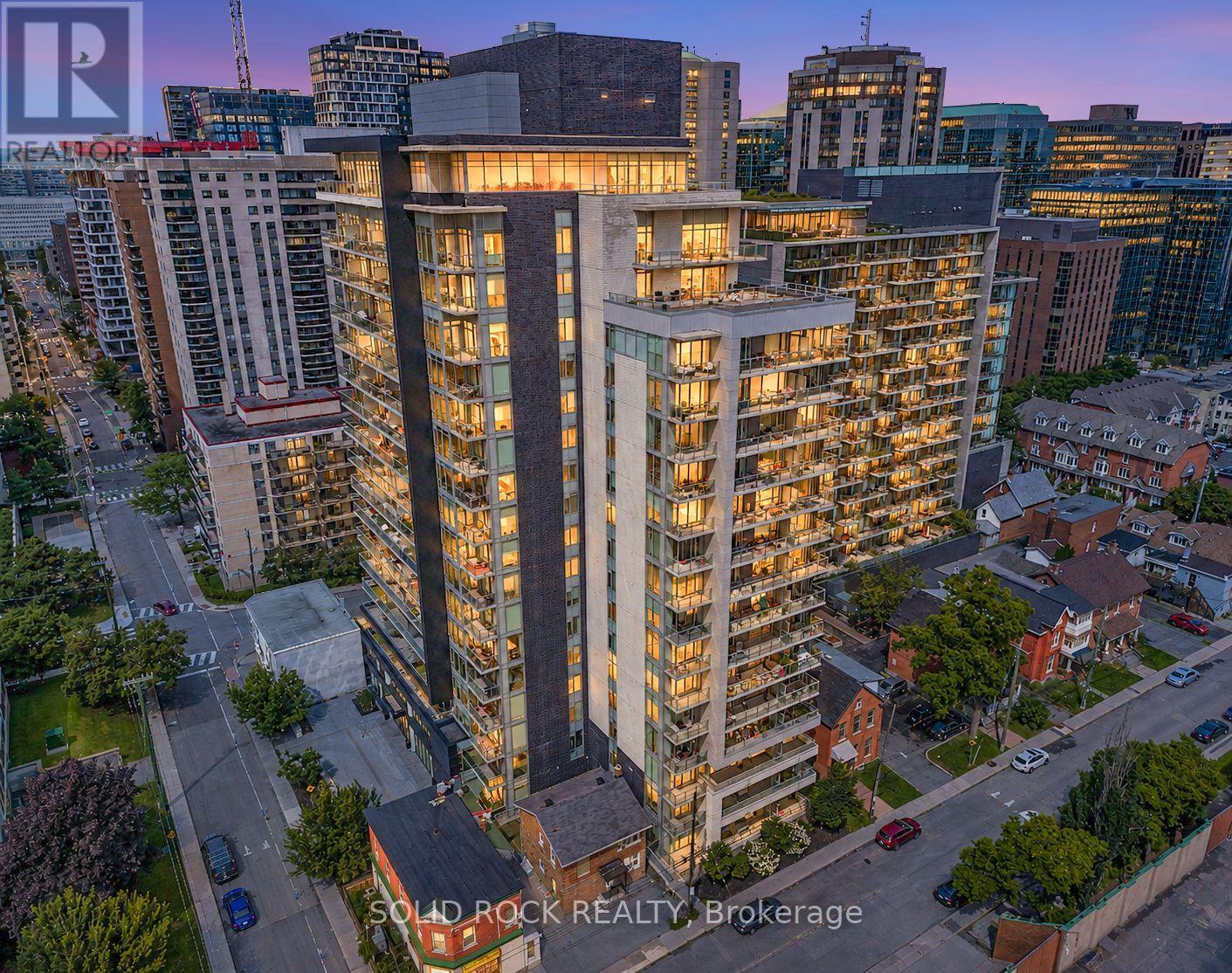 309 - 255 Bay Street, Ottawa, Ontario  K1R 0C5 - Photo 2 - X13711084