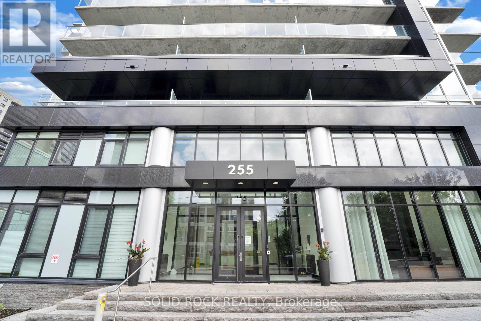 309 - 255 Bay Street, Ottawa, Ontario  K1R 0C5 - Photo 3 - X13711084