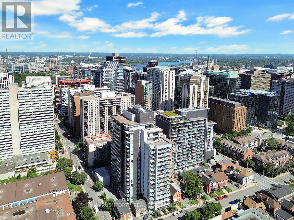 1310 - 255 Bay Street, Ottawa, Ontario  K1R 0C5 - Photo 2 - X13711088