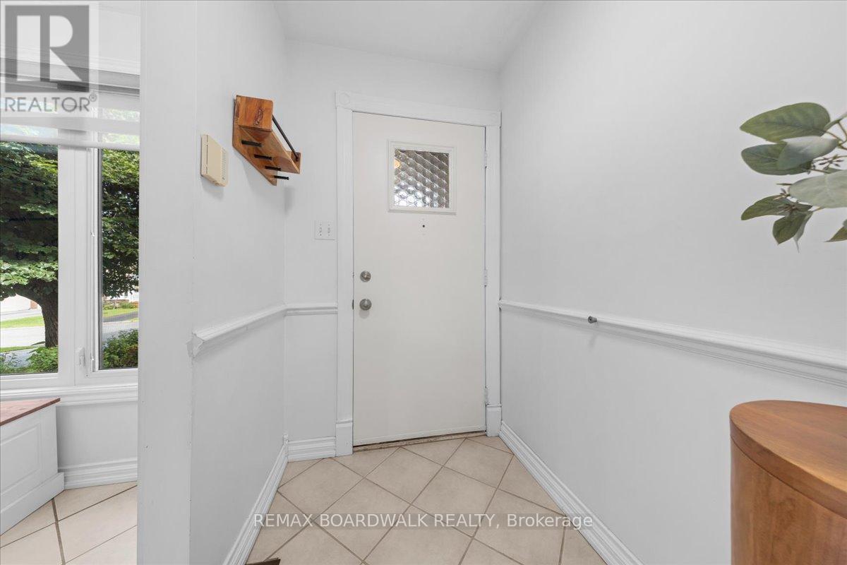 6584 Legault Street, Ottawa, Ontario  K1C 2Z1 - Photo 3 - X13711164