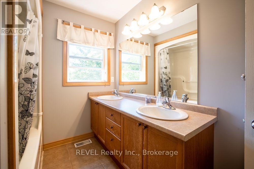 3305 Hyman Avenue, Fort Erie, Ontario  L0S 1N0 - Photo 30 - X13711050