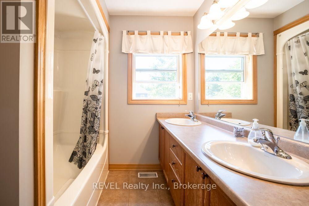 3305 Hyman Avenue, Fort Erie, Ontario  L0S 1N0 - Photo 31 - X13711050