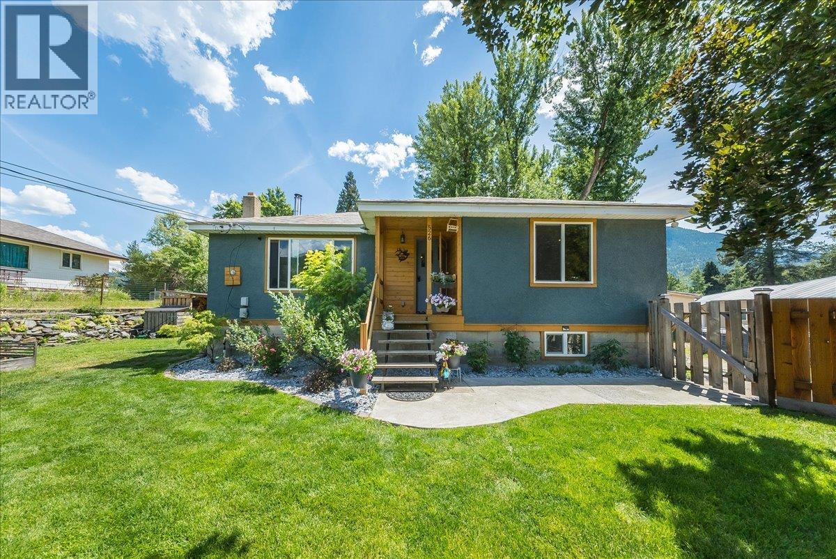 526 12th Avenue, Genelle, British Columbia V0G 1G0 - Photo 1 - 10398537