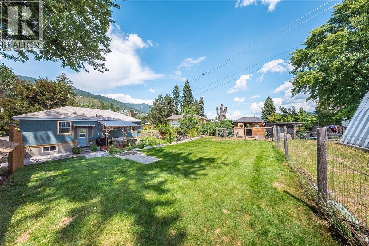 526 12th Avenue, Genelle, British Columbia V0G 1G0 - Photo 29 - 10398537