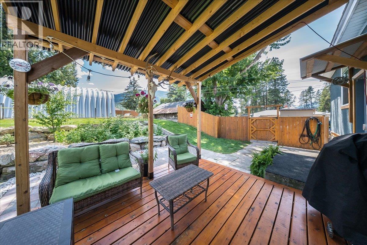 526 12th Avenue, Genelle, British Columbia V0G 1G0 - Photo 32 - 10398537
