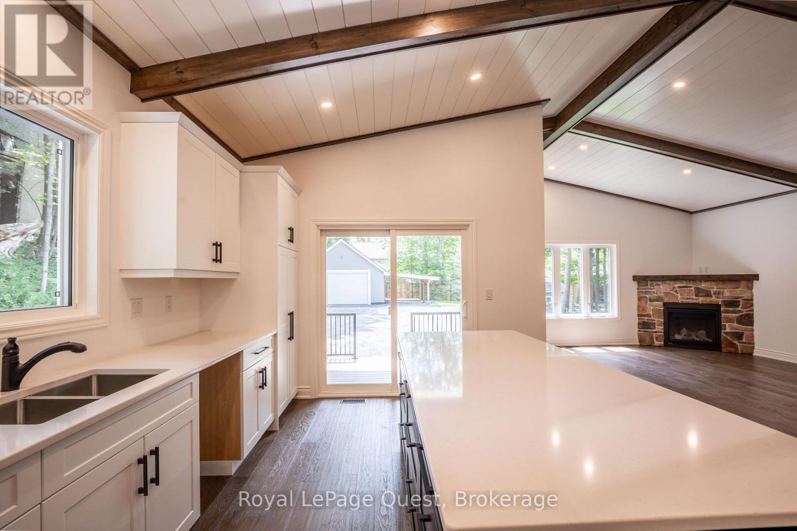 57 West Road W, Huntsville, Ontario  P1H 1L4 - Photo 11 - X13711074