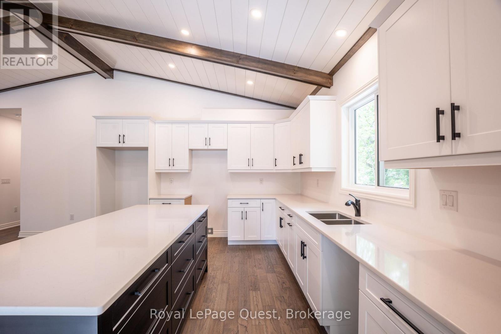 57 West Road W, Huntsville, Ontario  P1H 1L4 - Photo 9 - X13711074
