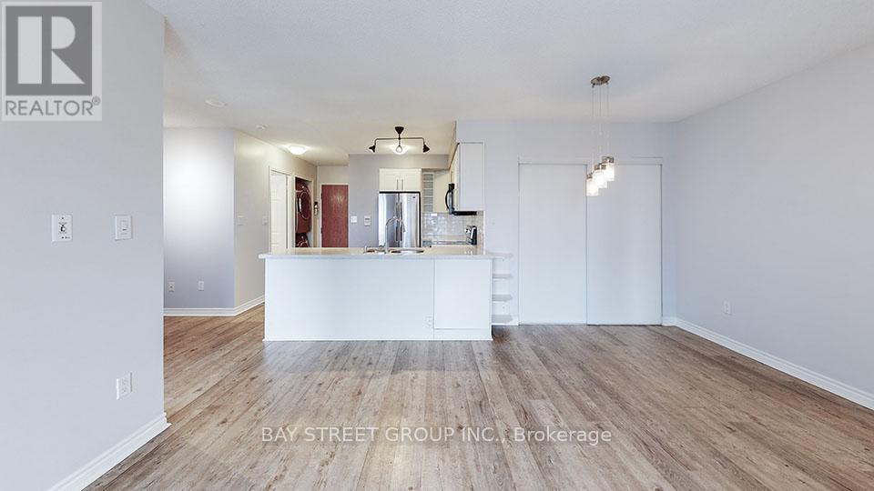 1701 - 7 Lorraine Drive, Toronto, Ontario  M2N 7H2 - Photo 3 - C13710982
