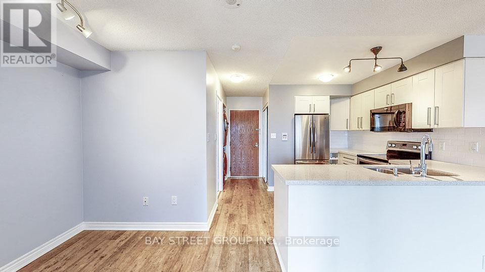 1701 - 7 Lorraine Drive, Toronto, Ontario  M2N 7H2 - Photo 4 - C13710982