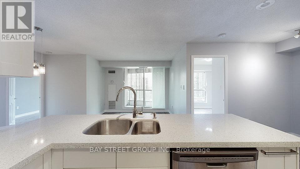 1701 - 7 Lorraine Drive, Toronto, Ontario  M2N 7H2 - Photo 7 - C13710982