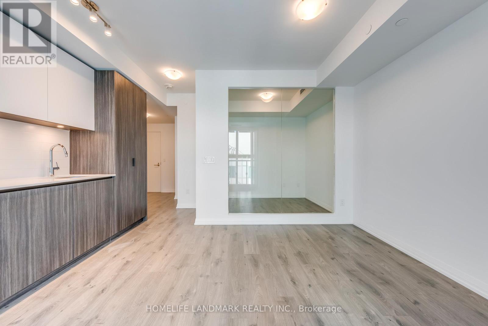 2411 - 8 Widmer Street, Toronto, Ontario  M5V 0W6 - Photo 10 - C13711008