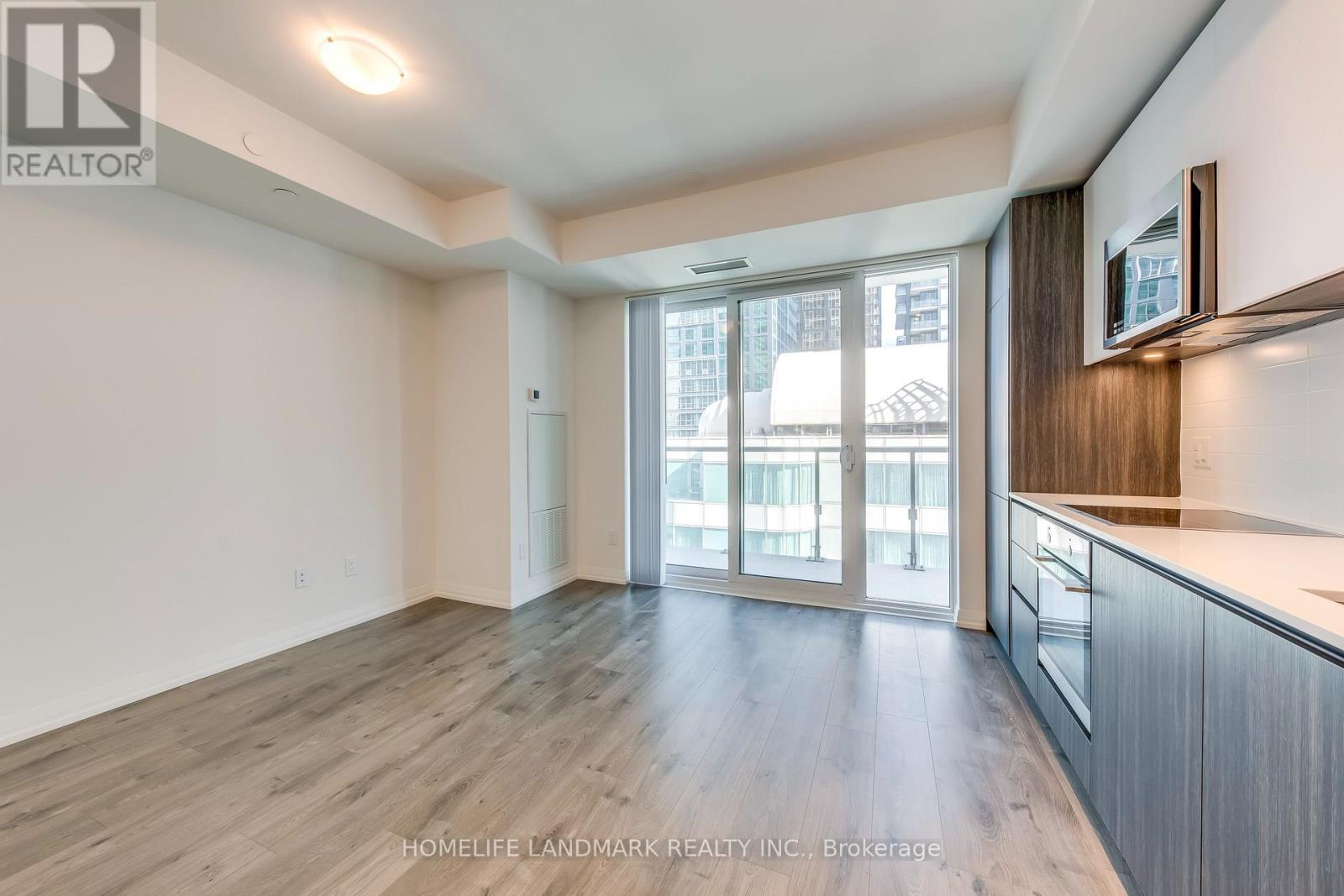 2411 - 8 Widmer Street, Toronto, Ontario  M5V 0W6 - Photo 3 - C13711008