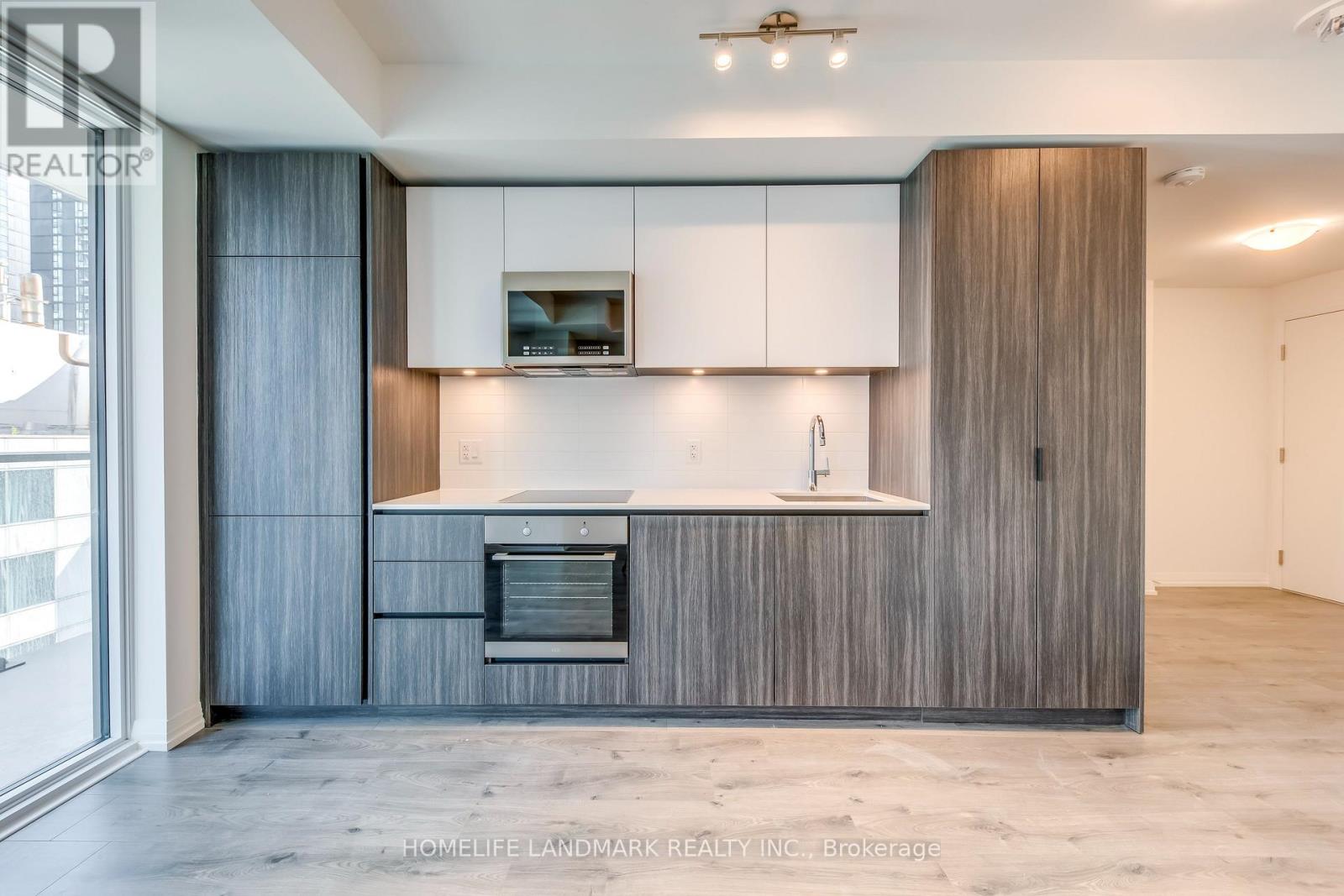 2411 - 8 Widmer Street, Toronto, Ontario  M5V 0W6 - Photo 6 - C13711008