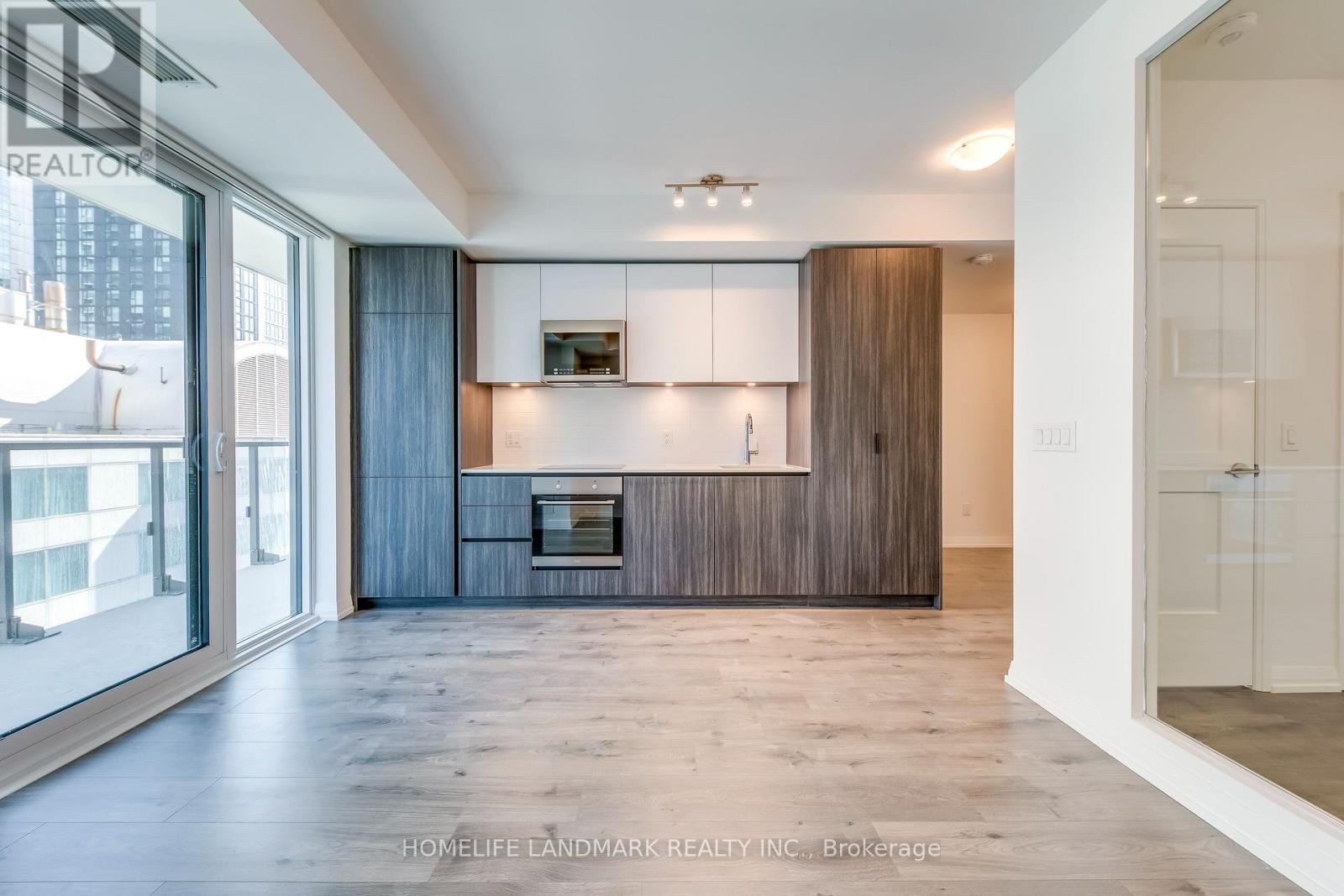 2411 - 8 Widmer Street, Toronto, Ontario  M5V 0W6 - Photo 8 - C13711008