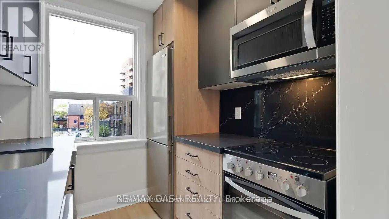 5 - 50 Raglan Avenue, Toronto, Ontario  M6C 2L1 - Photo 5 - C13711012