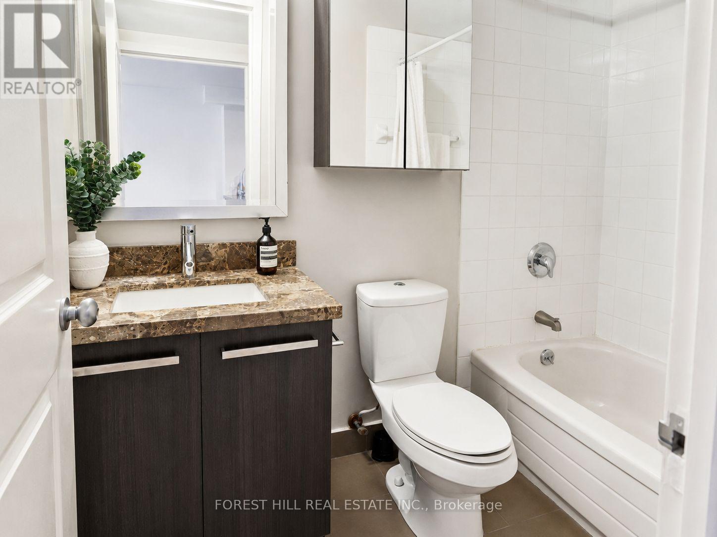 1003 - 11 St Joseph Street, Toronto, Ontario  M4Y 3G4 - Photo 7 - C13711046