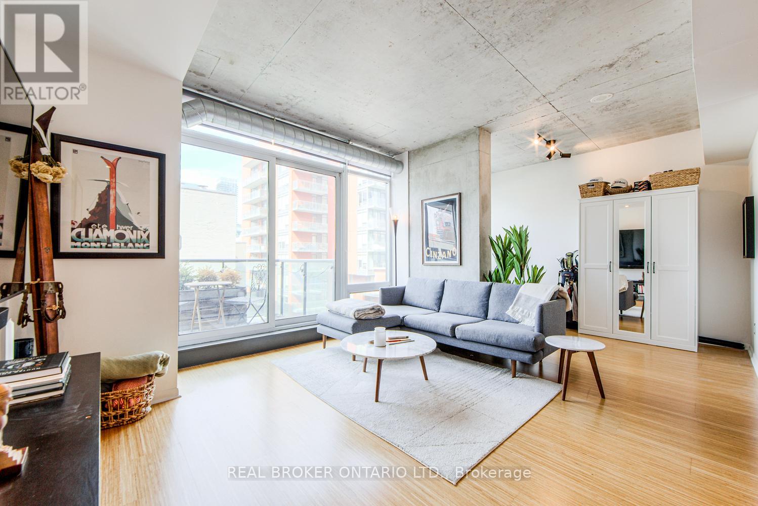 732 - 333 Adelaide Street E, Toronto, Ontario  M5A 1N3 - Photo 2 - C13711090
