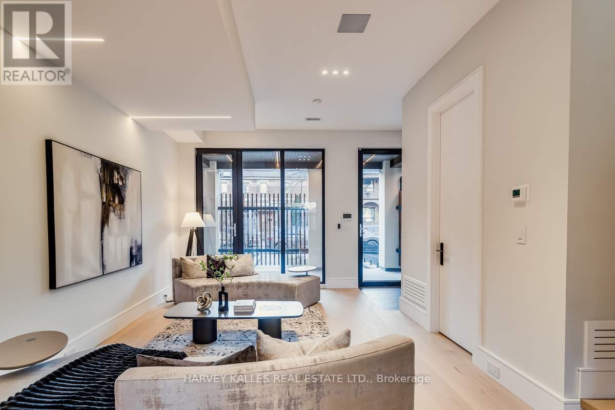 179 Palmerston Avenue, Toronto, Ontario  M6J 2J3 - Photo 8 - C13711140