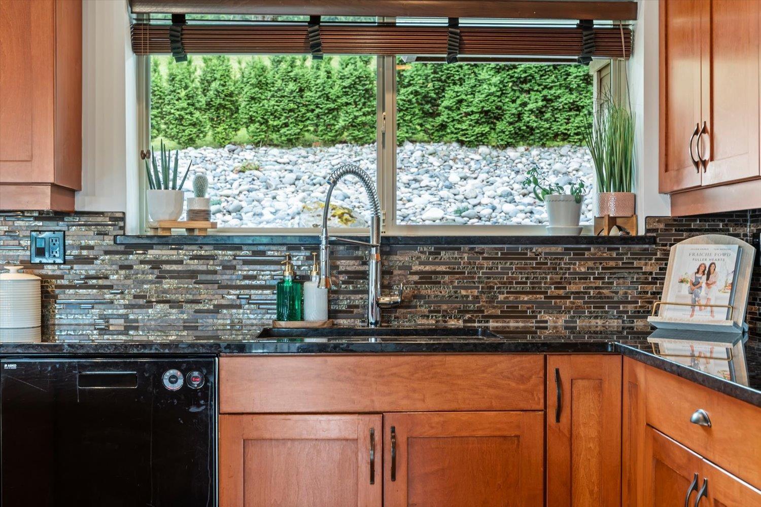 204 51075 Falls Court, Eastern Hillsides, Chilliwack, British Columbia  V4Z 1K7 - Photo 15 - R3144685