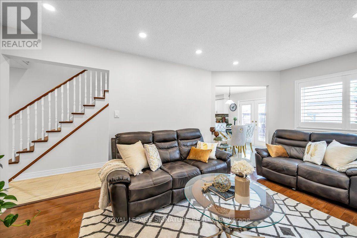 3 Griffen Place, Whitby, Ontario  L1R 2N5 - Photo 16 - E13711064