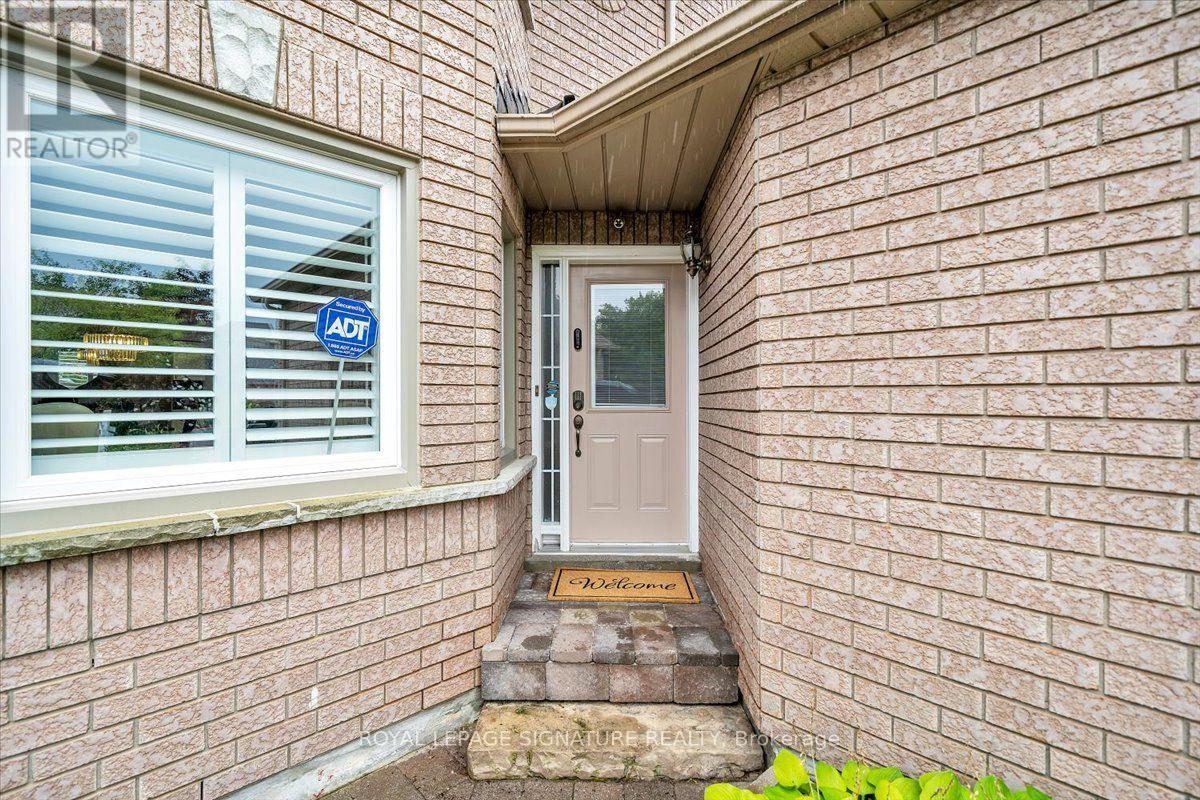 3 Griffen Place, Whitby, Ontario  L1R 2N5 - Photo 36 - E13711064