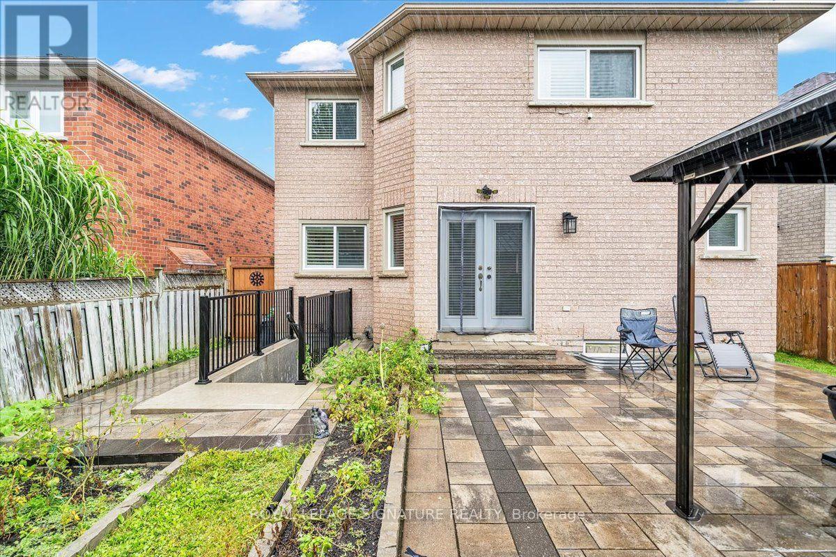 3 Griffen Place, Whitby, Ontario  L1R 2N5 - Photo 38 - E13711064