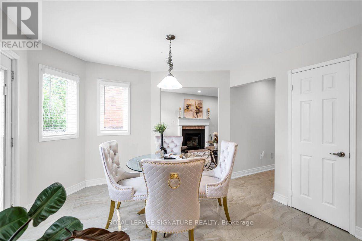 3 Griffen Place, Whitby, Ontario  L1R 2N5 - Photo 7 - E13711064