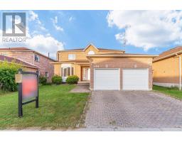 199 FALLINGBROOK STREET, Whitby, Ontario