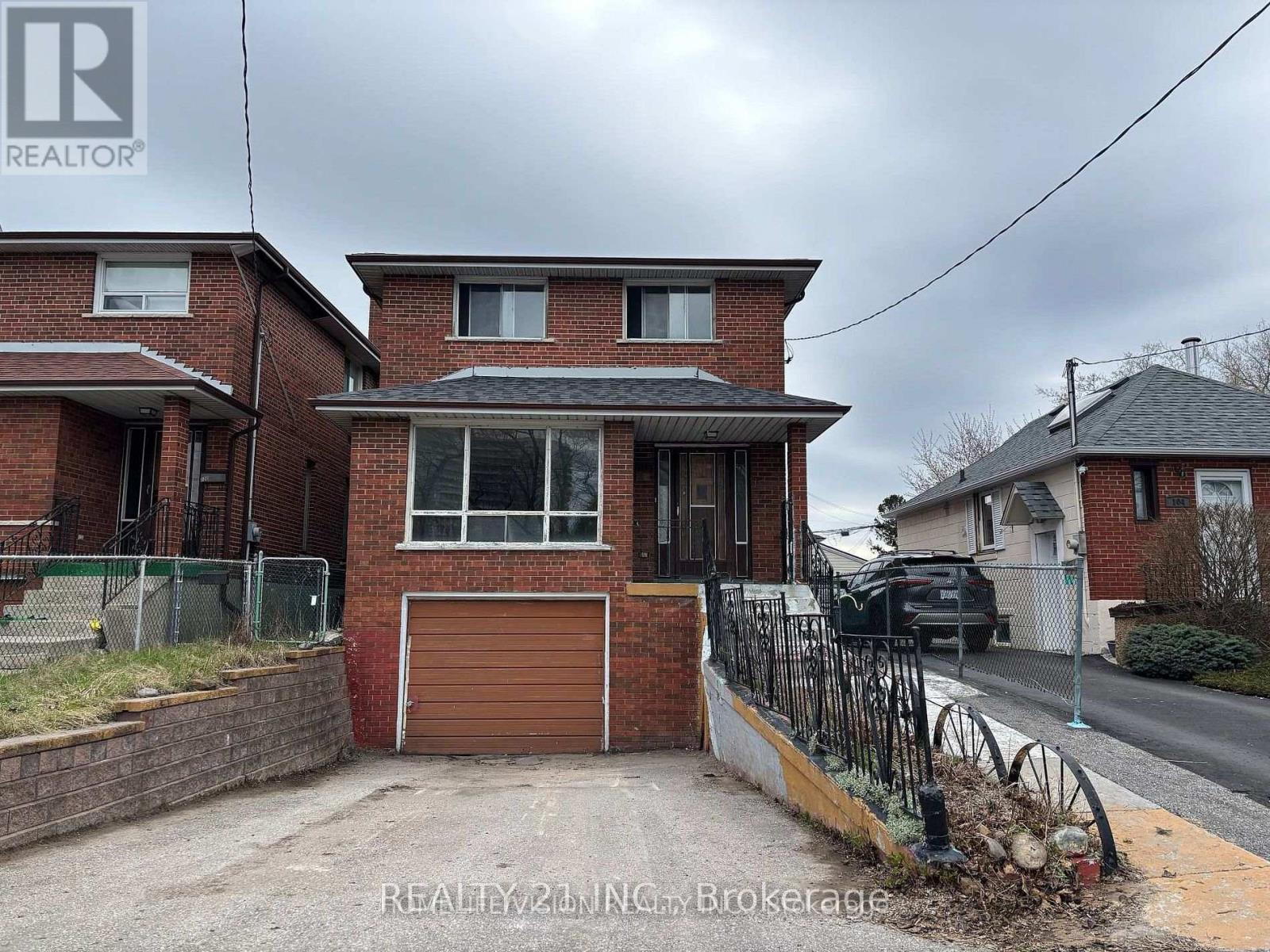 102 MAGNOLIA AVENUE, Toronto, Ontario