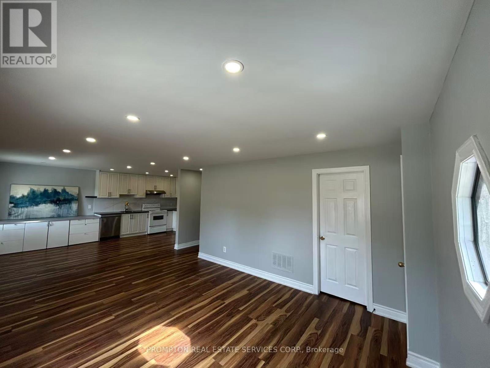 377 Walter Drive, Georgina, Ontario  L4P 3A8 - Photo 8 - N13711122