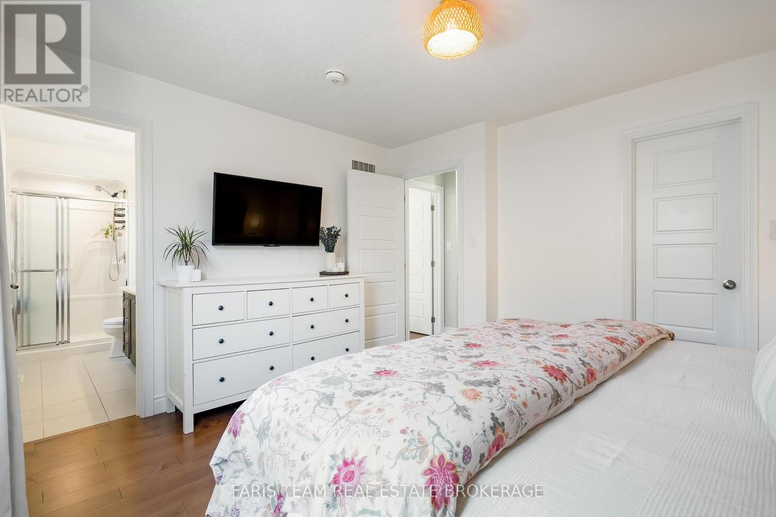 17 Hunter Avenue, Tay, Ontario  L0K 2A0 - Photo 16 - S13711110