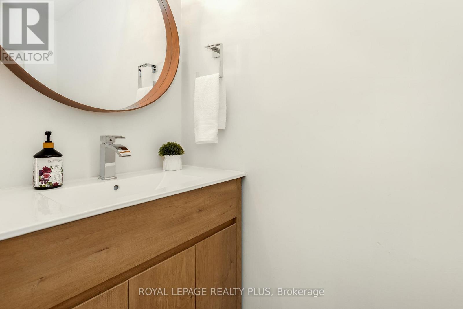 2985 Dancer Court, Mississauga, Ontario  L5L 1Y5 - Photo 15 - W13711010