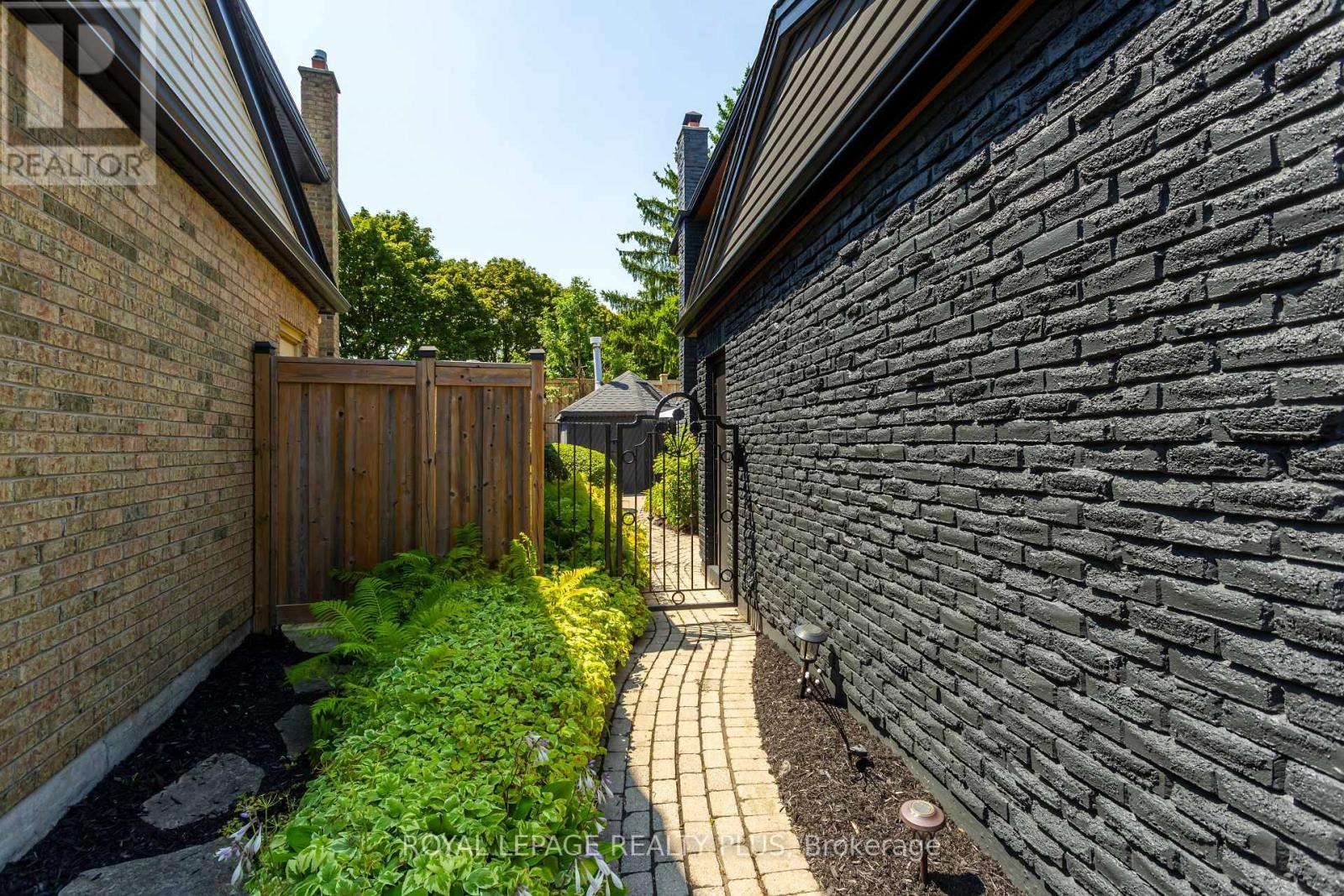 2985 Dancer Court, Mississauga, Ontario  L5L 1Y5 - Photo 27 - W13711010