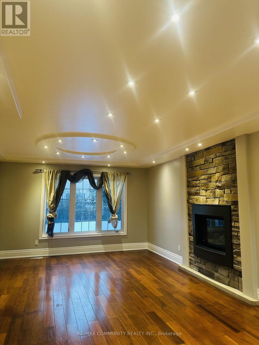 53 Hood Crescent, Brampton, Ontario  L6Y 4S7 - Photo 5 - W13711082