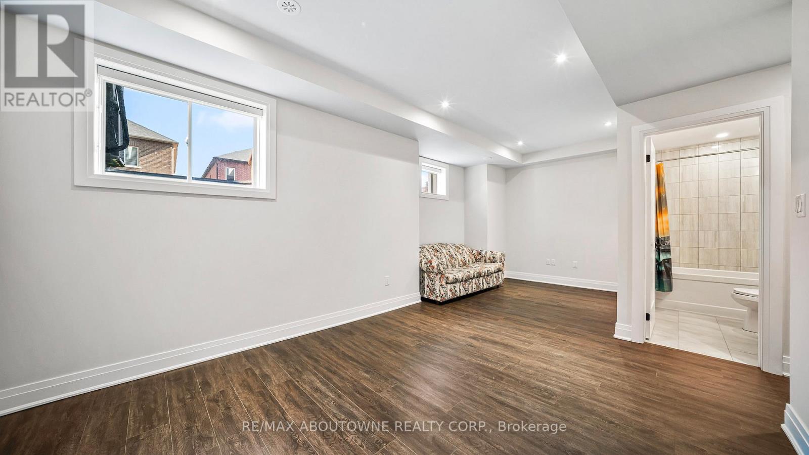 102 Settlers Road E, Oakville, Ontario  L6H 7W5 - Photo 30 - W13711148