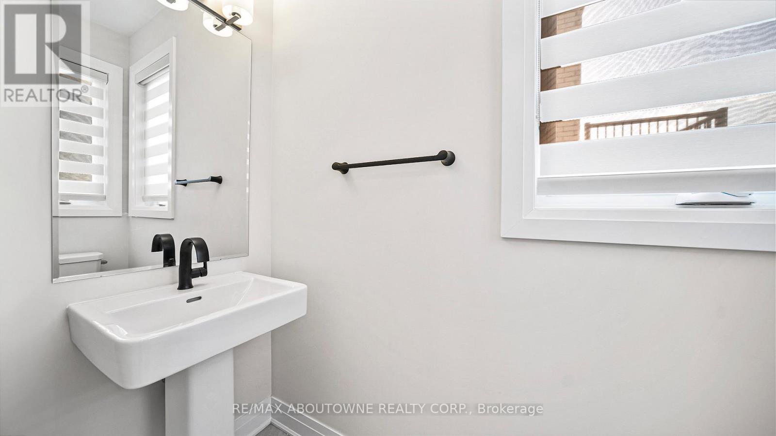 102 Settlers Road E, Oakville, Ontario  L6H 7W5 - Photo 5 - W13711148