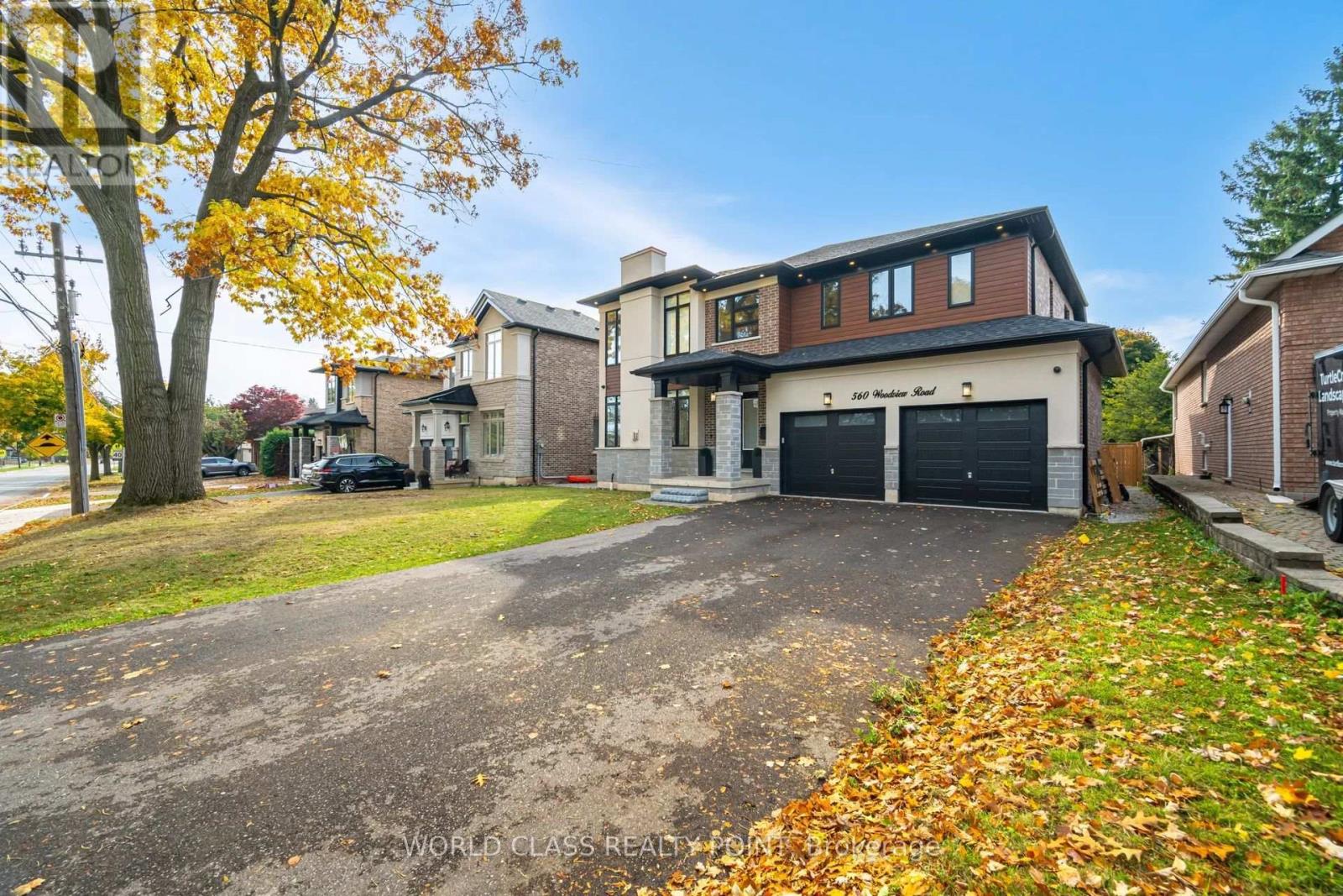 560 Woodview Road, Burlington, Ontario  L7N 3A1 - Photo 2 - W13711156