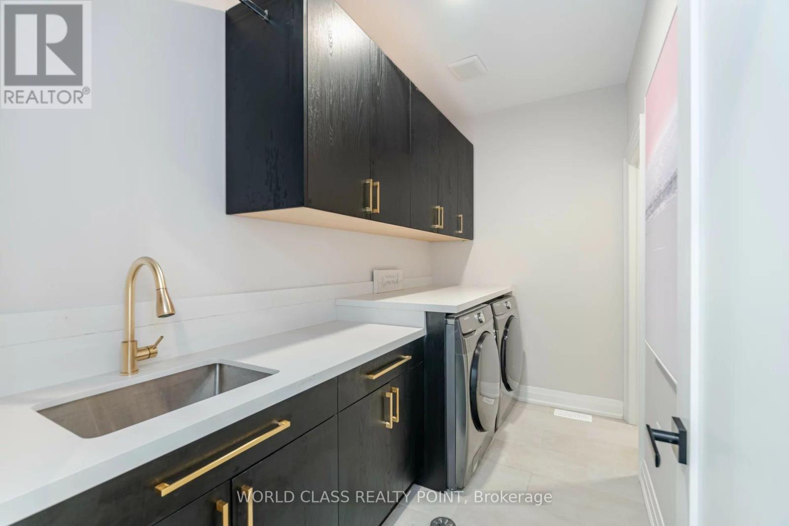560 Woodview Road, Burlington, Ontario  L7N 3A1 - Photo 25 - W13711156