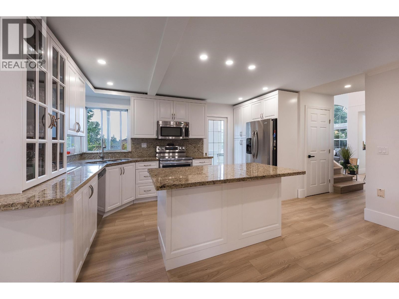 1545 Salal Crescent, Coquitlam, British Columbia V3E 2V6 - Photo 6 - R3158563