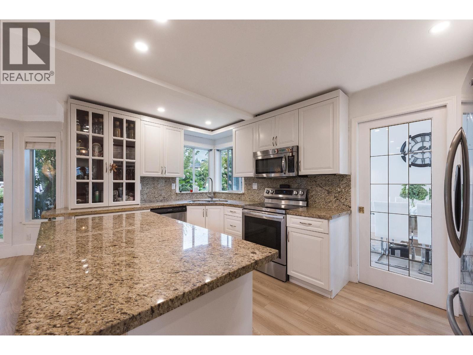 1545 Salal Crescent, Coquitlam, British Columbia V3E 2V6 - Photo 7 - R3158563