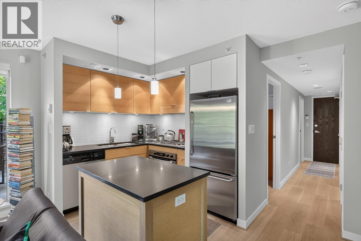 406 1055 Homer Street, Vancouver, British Columbia  V6B 1G3 - Photo 2 - R3143736