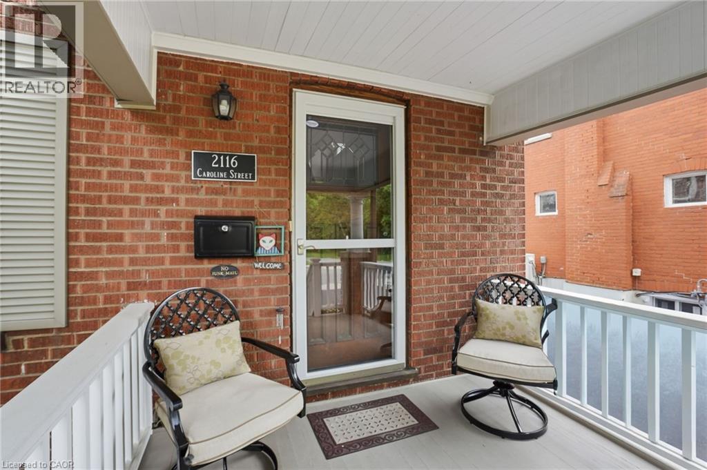 2116 Caroline Street, Burlington, Ontario  L7R 1L8 - Photo 4 - 40857055