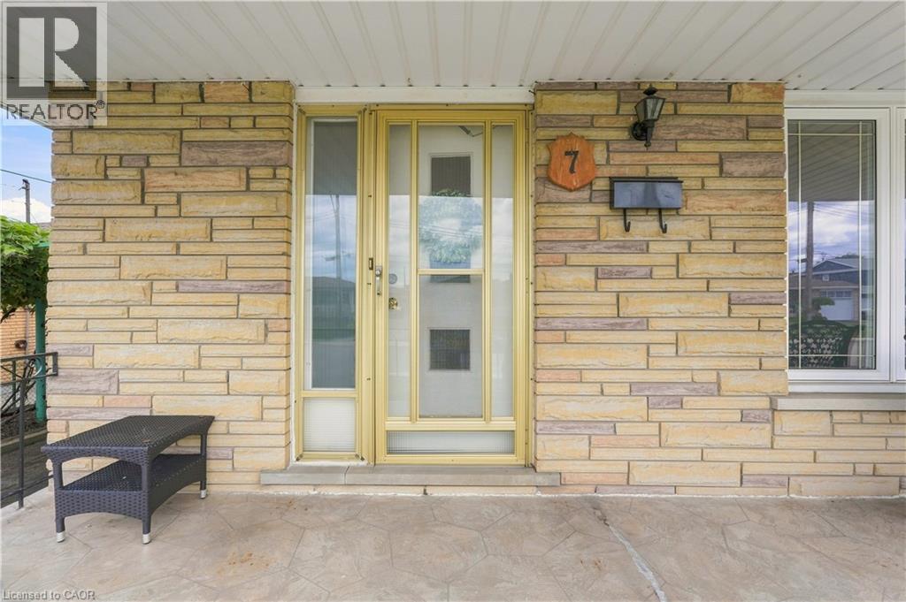 7 Duchess Court, Hamilton, Ontario  L8E 1A4 - Photo 6 - 40857620
